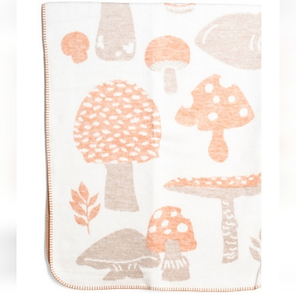Made in Portugal Mushroom Soft Cozy Throw Blanket 51" x 67" - Picture 2 of 4
